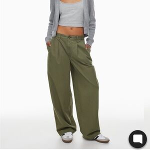 Aritzia TNA army green chinos